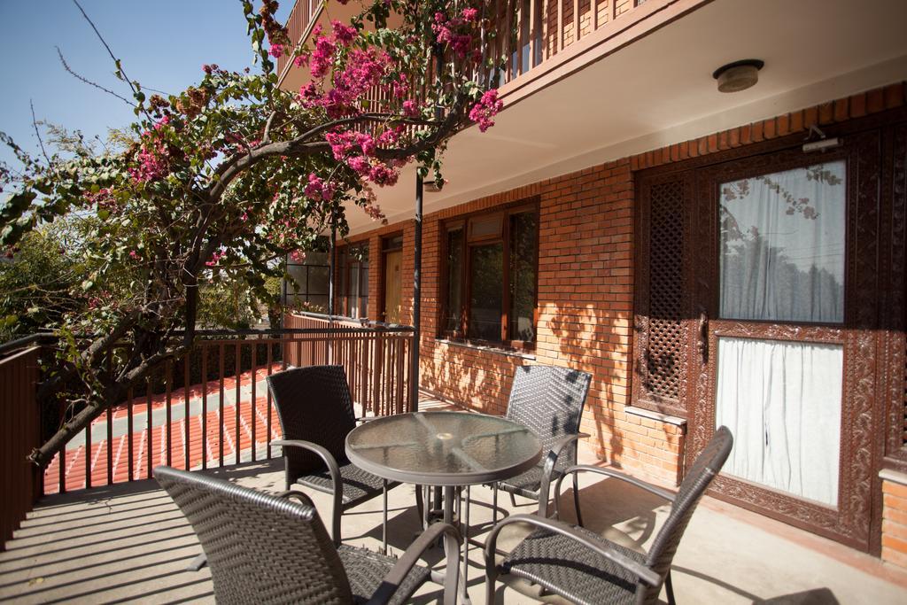 Maya Guest House Thimi Exterior foto